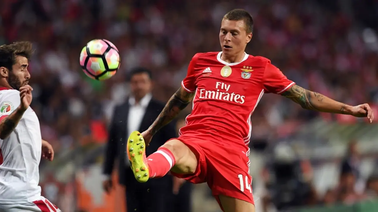 Victor Lindelof segera berlabuh Manchester United (MU).