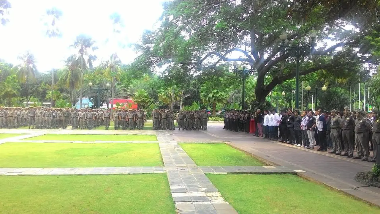 20151231-Malam Tahun Baru-Satpol PP-Jakarta