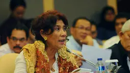 Menteri Kelautan dan Perikanan Susi Pudjiastuti menghadiri Rapat Kerja dengan para senator Komite II DPD RI, Jakarta, Rabu (5/11/2014). (Liputan6.com/Andrian M Tunay)