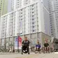 Atlet Asian Para Games berkeliling Wisma Atlet, Kemayoran, Jakarta, Rabu (03/10/2018). Menjelang sore hari, para atlet melakukan berbagai aktifitas mulai dari berolahraga, memotret, bermain biliar hingga keliling wisma. (Bola.com/M Iqbal Ichsan)