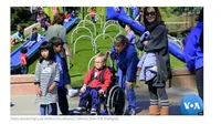 Taman Bermain Inklusif Anak-Anak Disabilitas di California, Amerika Serikat. (VOA Indonesia)