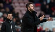 Bersama MU, sejumlah gelar berhasil ia raih, di antaranya lima gelar Liga Inggris, juara Liga Champions, juara Piala FA, dua kali juara Piala Liga Inggris, Liga Europa, dan Piala Dunia Antarklub. Tampak dalam foto, Michael Carrick saat masih menjadi pelatih Middlesbrough memberi isyarat di pinggir lapangan selama pertandingan sepak bola putaran ketiga Piala FA Inggris antara Middlesbrough dan Brighton and Hove Albion di Stadion Riverside di Middlesbrough, timur laut Inggris pada 7 Januari 2023. (Nigel Roddis/AFP)
