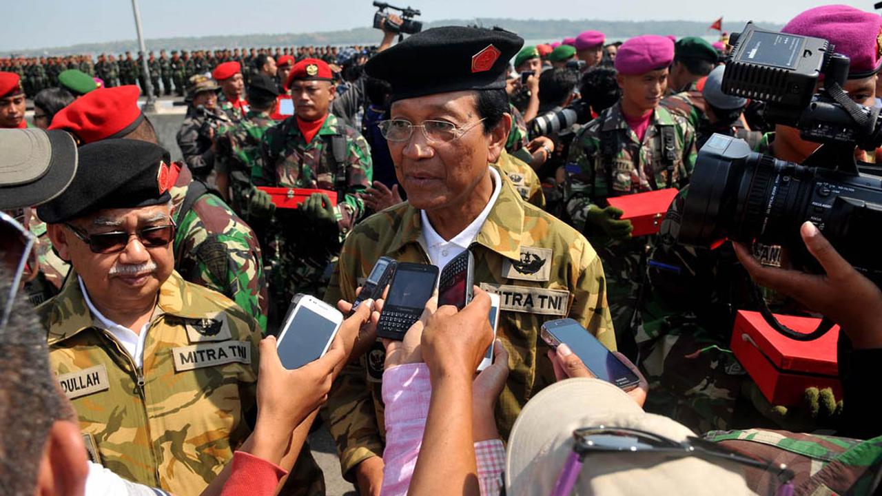 Gubernur se-Indonesia Dapat Baret Hitam dari Panglima TNI