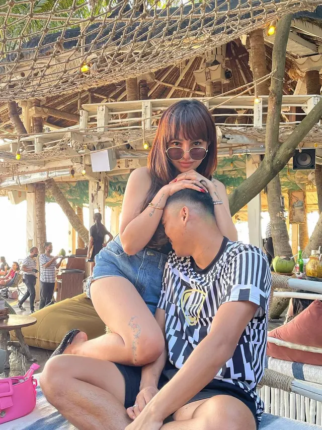 Akui dapat Restu Orang Tua, Ini 6 Potret Alfath Fathier dengan Istri Barunya