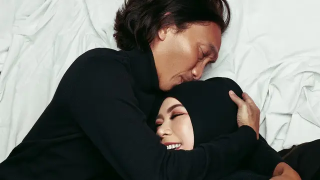 Melly Goeslaw - Anto Hoed