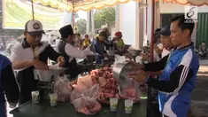 Daging kurban yang akan dinikmati warga Lombok Timur harus dibuang sebagian. Petugas kesehatan menemukan beberapa sapi ternyata mengandung caci pita di organ tubuh dalam.