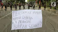 Demo kenaikan Bahan Bakar Minyak atau demo BBM dilakukan sejumlah elemen massa di kawasan Istana dan Gedung DPR, Senayan, Jakarta.