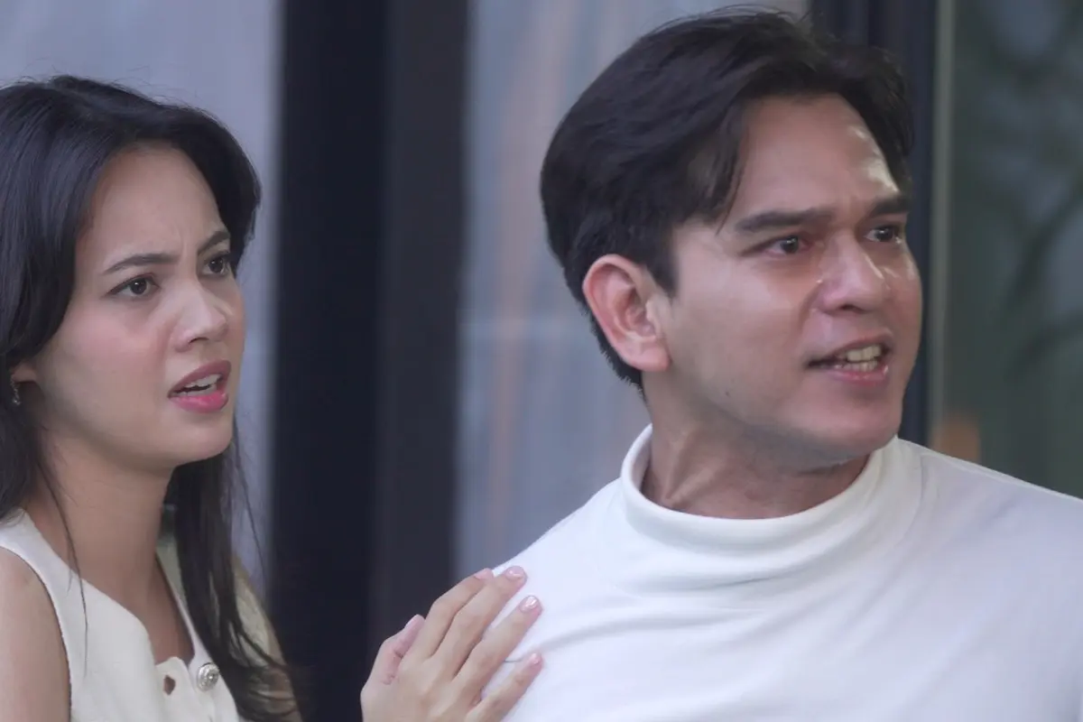 Di Antara Dua Cinta