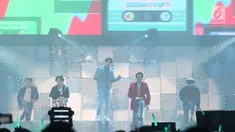 Penampilan boyband SHINee dalam konser bertajuk SHINee World V di JIExpo Kemayoran, Jakarta, 12 November 2016. Vokalis utama SHINee, Jonghyun ditemukan meninggal di rumahnya, Chungdam-Dong, Seoul pada Senin,18 Desember 2017. (Liputan6.com/Herman Zakharia)