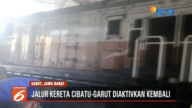 Presiden Jokowi Tinjau reaktivasi jalur kereta api di Stasiun Cibatu, Garut.
