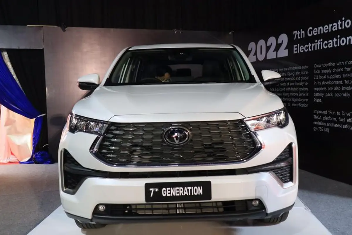 Mobil hybrid all new Toyota Kijang Innova Zenix. (Liputan6.com/Arief Aszhari)