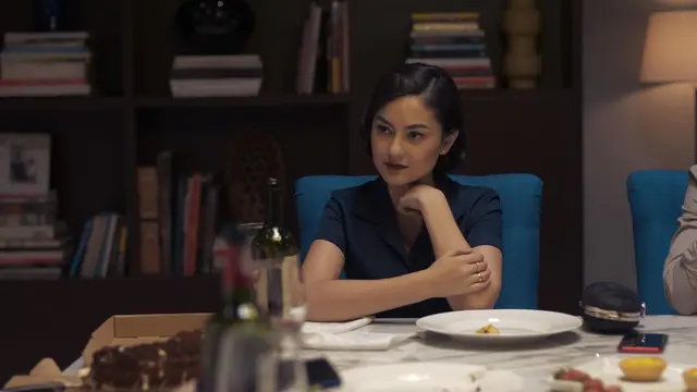 Clara Bernandeth dalam film Perfect Strangers. (Foto: Prime Video)