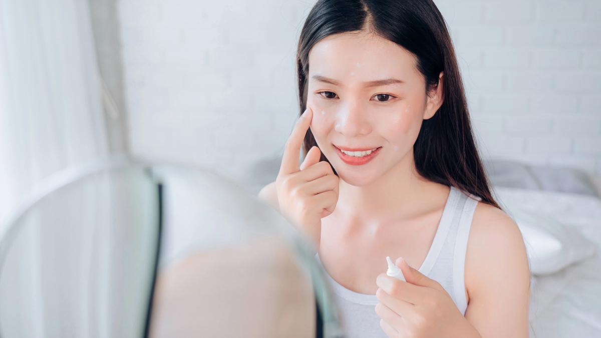 Bye Whitecast! Begini Trik Mengaplikasikan Tone Up Sunscreen yang Tepat agar Penampilan Makin Flawless