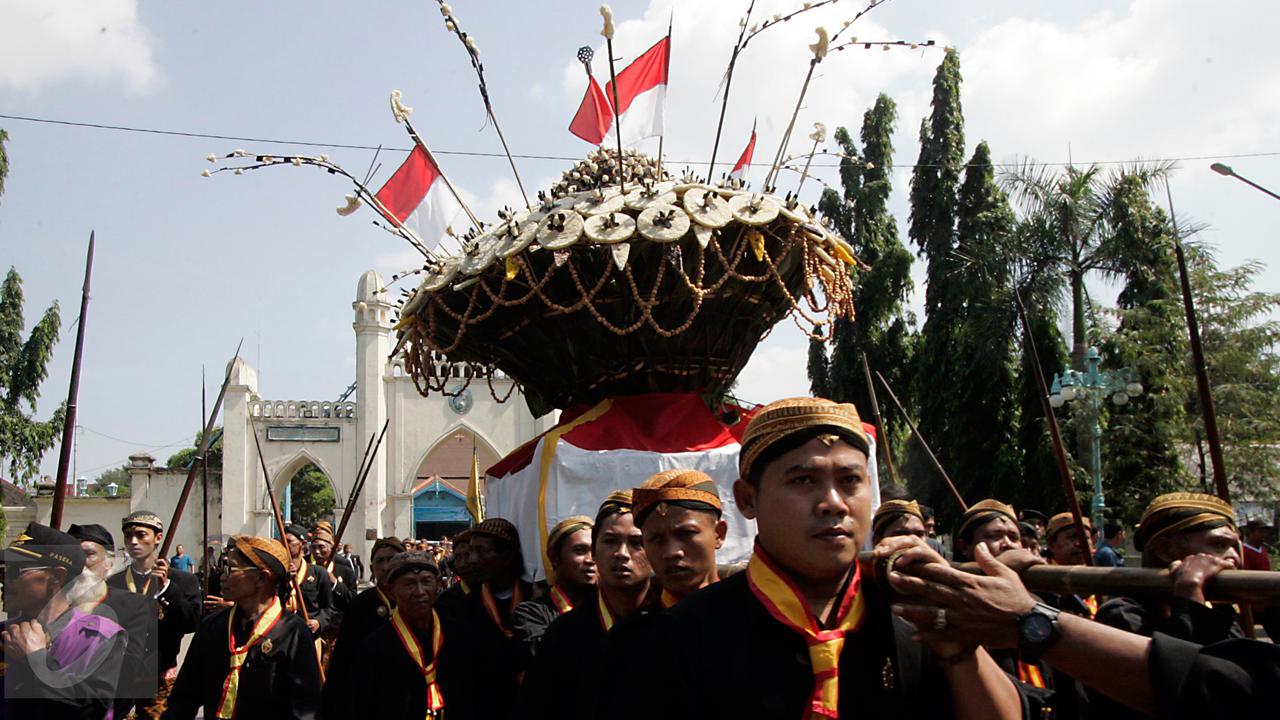 20160708-Keraton Surakarta Gelar Tradisi Grebeg Syawal-Surakarta