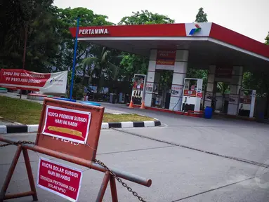 Sejumlah SPBU di Jalan Enggano, Jakarta Utara terlihat sepi tanpa ada aktivitas pengisian bahan bakar premium, (29/8/14). (Liputan6.com/Faizal Fanani)