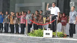 Menkumham Yasona Laoly dalam sambutannya mengatakan mudik bersama ini merupakan yang pertama digelar oleh Kemenkum HAM, Jakarta (22/6). Kegiatan mudik bersama diharapkan Laoly akan lebih baik lagi di tahun mendatang. (Liputan6.com/Helmi Afandi) 