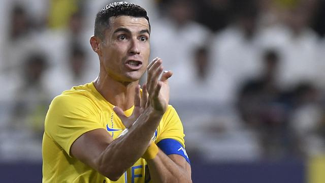 Foto: Momen Cristiano Ronaldo Marah-Marah ke Wasit saat Laga Al-Nassr Vs Al-Ahli Dubai di Babak Play Off Liga Champions Asia