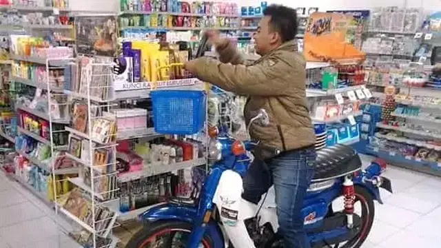 foto: Facebook/@INDOMARET,,KARYAWAN dan KELUHANNYA