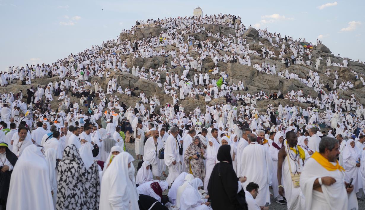 Khusyuk Wukuf di Padang Arafah