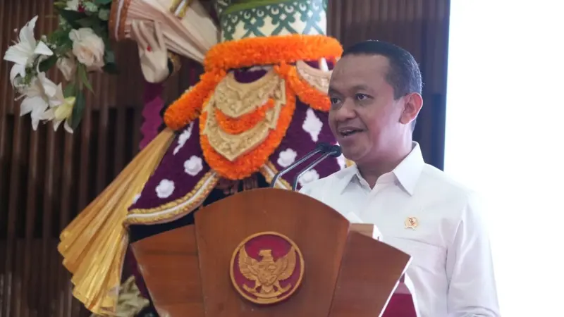 Menteri Investasi/Kepala Badan Koordinasi Penanaman Modal (BKPM) Bahlil Lahadalia dalam acara perdana kegiatan Penyampaian Minat Investasi Bali Urban Rail dan Associated Facilities, Kamis (30/5/2024). (Dok BKPM)