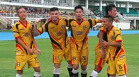 Mitra Kukar lolos ke perempat final Piala Presiden 2018. (Bola.com/Permana Kusumadijaya)