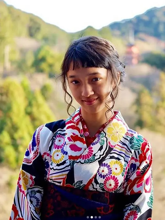 Tidak hanya cantik, namun Aisha juga memiliki darah seni yang mengalir di tubuhnya dan sepertinya keturunan dari kedua  orang tuanya. Terlihat beberapa unggahannya, Aisha tampak jago menggambar. (Instagram/duta507)