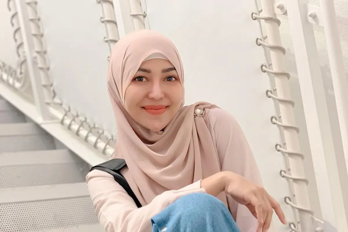 7 Pesona Chacha Sherly Eks Trio Macan saat Pakai Hijab Ini Modis Banget