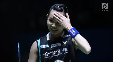 Tunggal putra China Taipei, Tai Tzu Ying saat melawan pebulu tangkis Skotlandia, Kirsty Gilmour pada 8 besar Indonesia Open 2018 di Istora GBK, Jakarta, Jumat (6/7). Tai Tzu Ying menang 21-16, 21-11. (Liputan6.com/Helmi Fithriansyah)