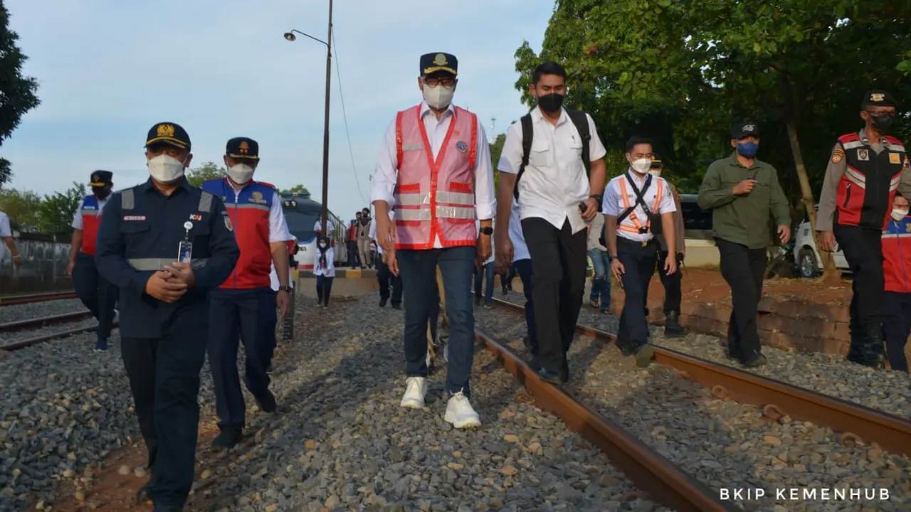 Menhub Budi Karya Sumadi meninjau Kawasan Industri Terpadu (KIT) Batang, Jawa Tengah.