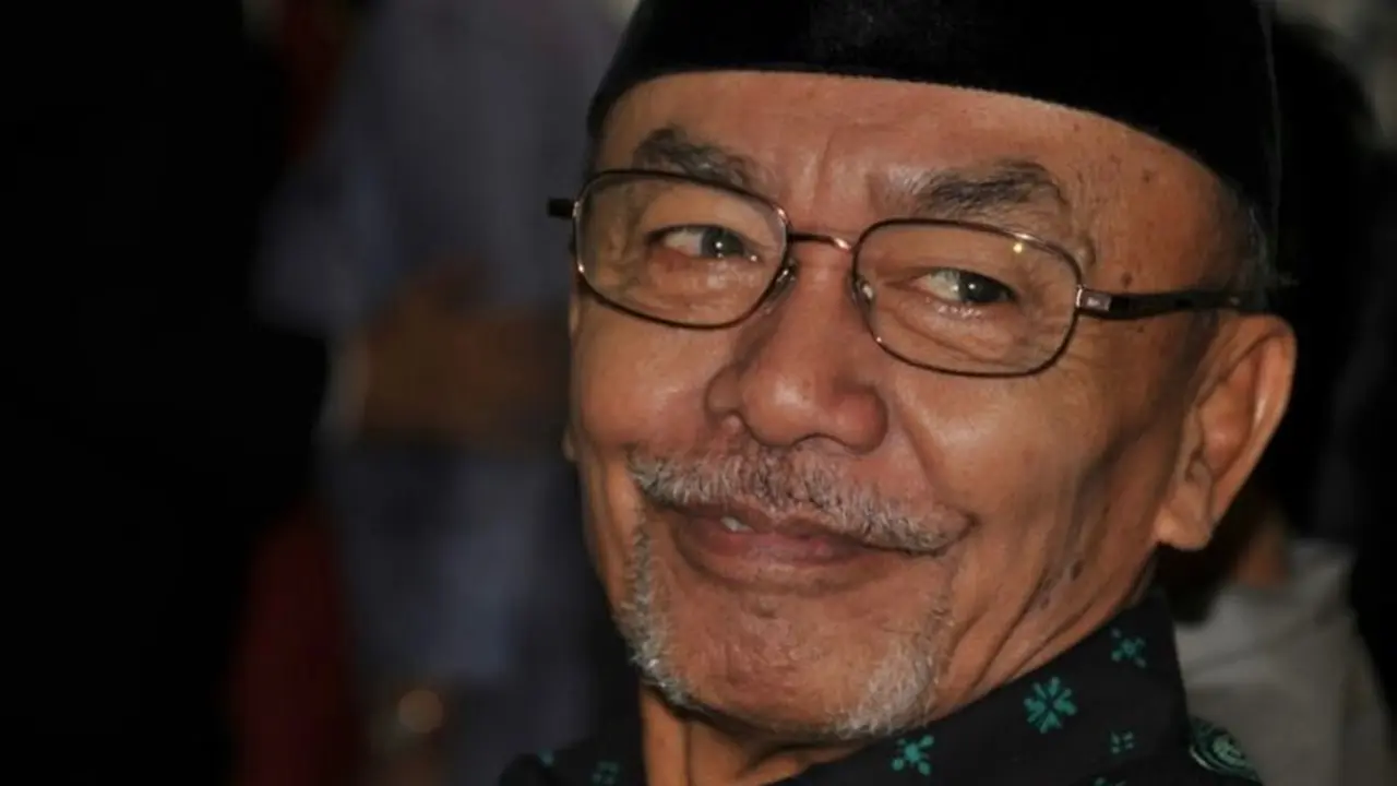 [Fimela] 7 Potret Haru Krisdayanti dan Yuni Shara yang Tak Bisa Menemani Mendiang Sang Ayah