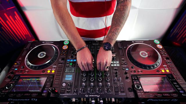 Ilustrasi lagu, musik, hip hop