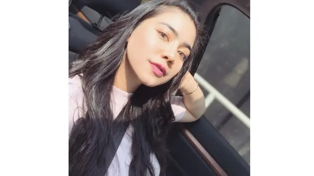 Biasa Natural, Ini 6 Potret Felicya Angelista dengan Makeup Tebal