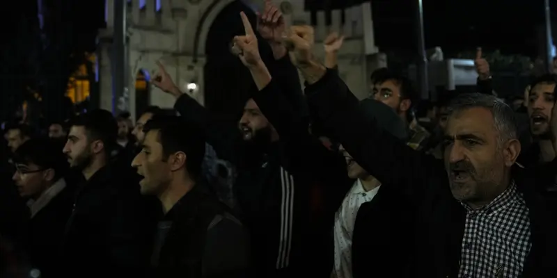 Protes Pembakaran Al-Quran, Ratusan Warga Turki Datangi Konsulat Swedia di Istanbul