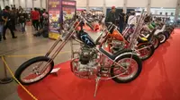 Ratusan sepeda motor yang telah di kustom unjuk gigi di pameran Kustomfest 2018 di Jogja Expo Center, Yogyakarta, 6-7 Oktober 2018. (Herdi Muhardi)