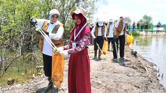 Istri Mensos Gus Ipul Aktif dalam Kegiatan Dukung Pemberdayaan Komunitas Mangrove