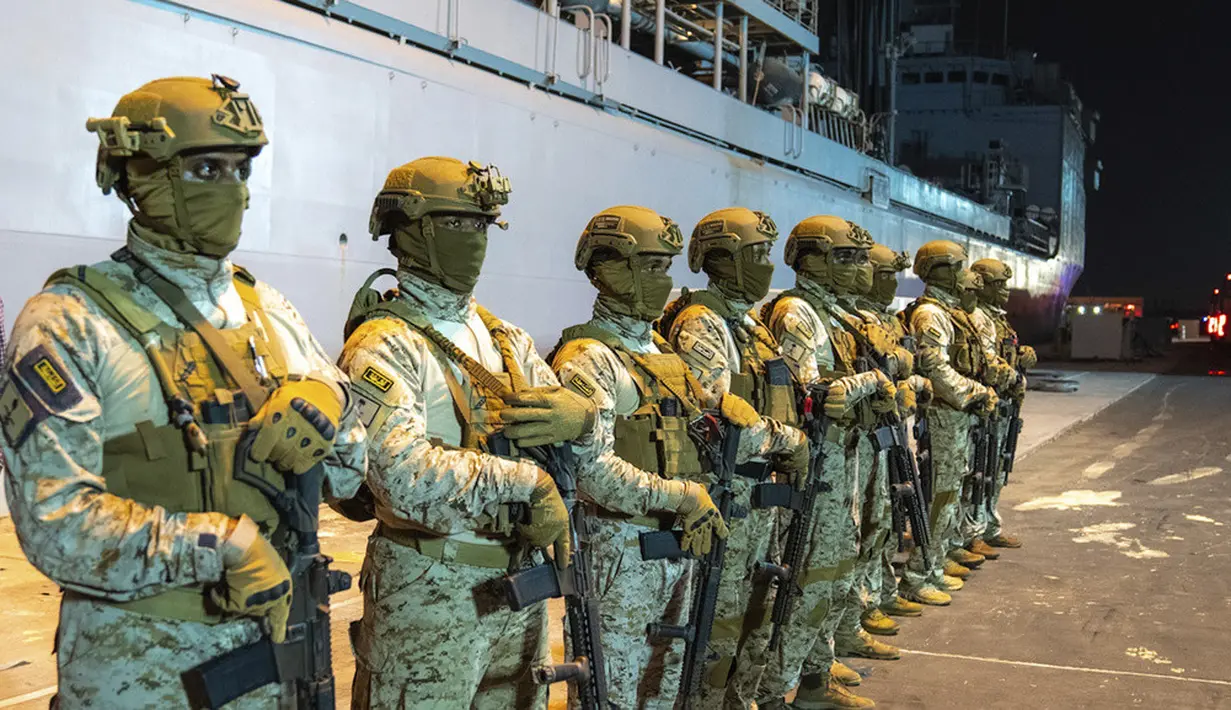 <p>&ldquo;Termasuk para diplomat dan pejabat internasional, yang telah dievakuasi oleh Angkatan Laut Kerajaan Saudi dengan dukungan berbagai cabang angkatan bersenjata,&rdquo;tulisnya. (Saudi Ministry of Media via AP)</p>