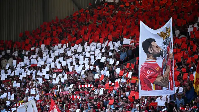 Foto: Anfiled Berselimut Haru, Mohamed Salah Mainkan Laga Terakhir Bersama Liverpool
