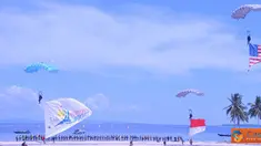 Citizen6, Maluku Utara: Atraksi terjun payung 100 penerjun dari berbagai unsur di TNI dan Masyarakat umum turut memeriahkan Sail Morotai 2012 di Kabupaten Morotai, Provinsi Maluku Utara. (Pengirim: Efrimal Bahri).