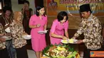 Citizen6, Kendal: Ketua PP Polri Pusat Jendral Purnawirawan Roesmanhadi menyampaikan, organisasi masyarakat atau Ormas, PP Polri di usia keduabelas ini harus meningkatkan konsolidasi dan komunikasi dengan seluruh elemen bangsa.(Pengirim: Aryo Widiyanto)
