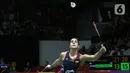 Pebulutangkis tunggal putri Spanyol, Carolina Marin saat melawan Nitchaon Jindapol (Thailand) pada babak pertama Indonesia Masters 2020 di Istora GBK, Jakarta, Rabu (15/1/2020). Carolina Marin unggul 21-13, 21-15. (Liputan6.com/Helmi Fithriansyah)