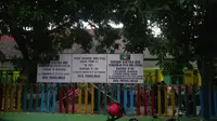 Mendikbud memberikan bantuan kepada yayasan TK Kartika Jaya V-69. (Liputan6.com/Dian Kurniawan)