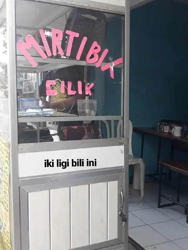 6 Cara Promosi Penjual Martabak Ini Unik, Bikin Ngakak