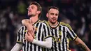 Unggul tipis satu gol, Juventus tak mengendurkan tekanan mereka, hingga akhirnya Rugani mencetak gol pada menit ke-54 memanfaatkan bola rebound di muka gawang Salernitana. (Marco Alpozzi/dpa via AP)