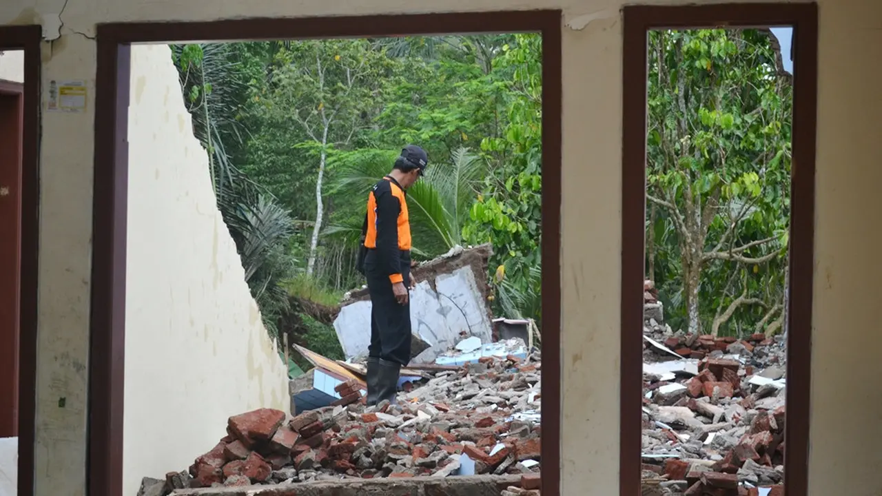 Longsor di Dusun Jatiluhur, Desa Padangjaya, Majenang, Cilacap, Jawa Tengah merusak 25 rumah warga pada 2017-2019. (Foto: Liputan6.com/Muhamad Ridlo)