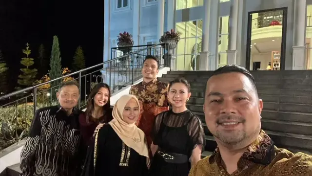 Aktor Eeng Saptahadi Meninggal Dunia, Ini 6 Potret Kenangannya Bareng Rekan Artis