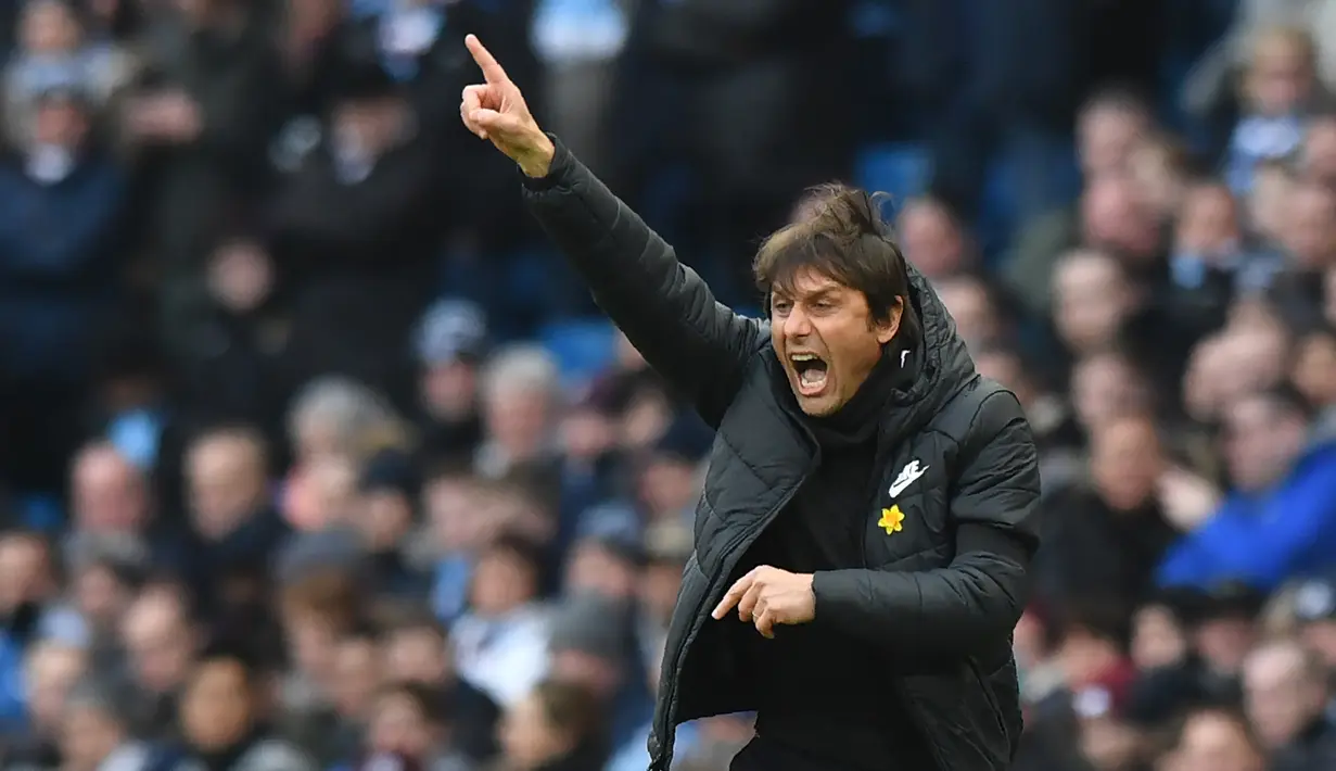 Pelatih Chelsea, Antonio Conte lahir di Lecce , Italia 31 Juli 1969 dan melakukan debut bersama The Blues di Premier League pada 15 August 2016 saat melawan West Ham United. (AFP/Anthony Devlin)
