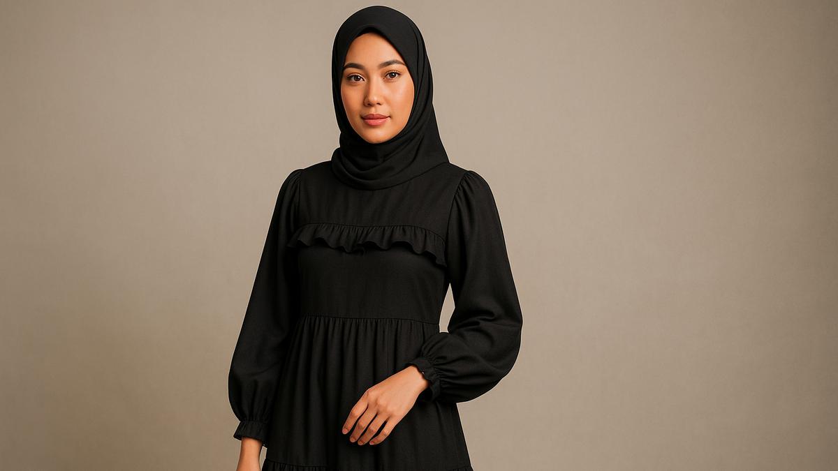 7 Model Gamis Hitam Lengan Balon yang Lagi Trend, Bikin Tampilan Elegan dan Berkelas