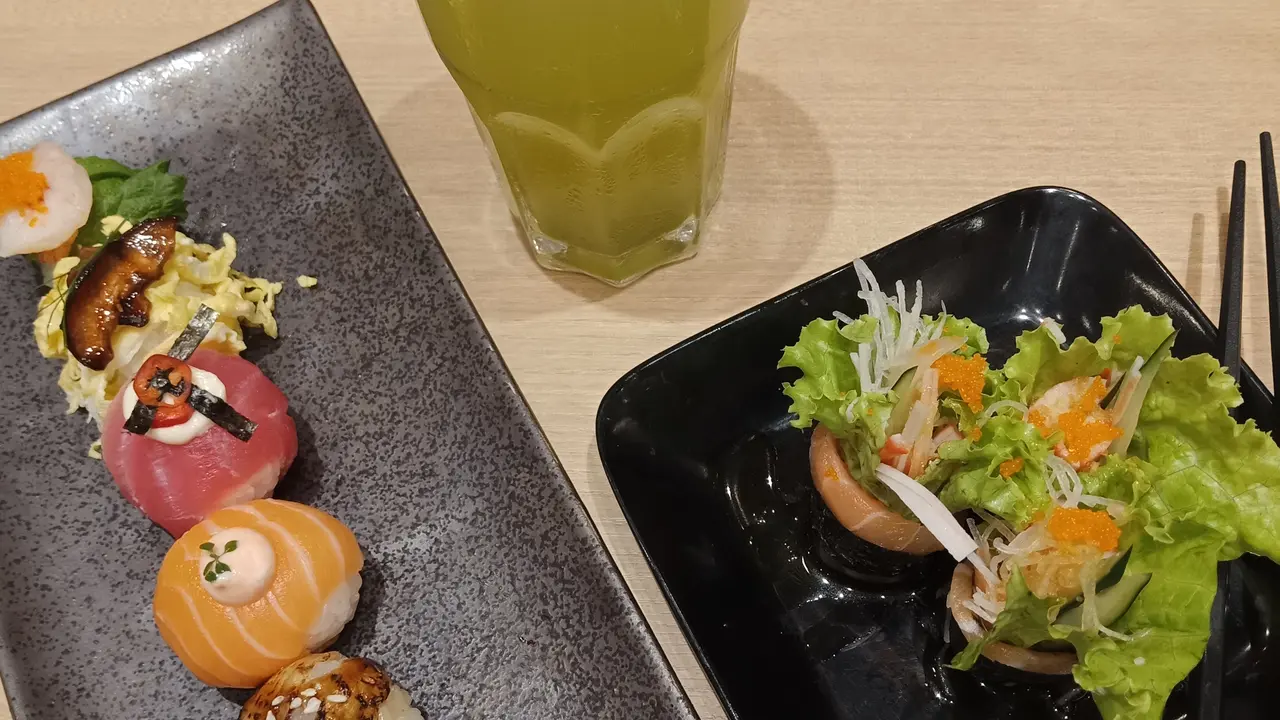 4 Hidangan Sushi Premium Berbentuk Bulat yang Patut Dicoba