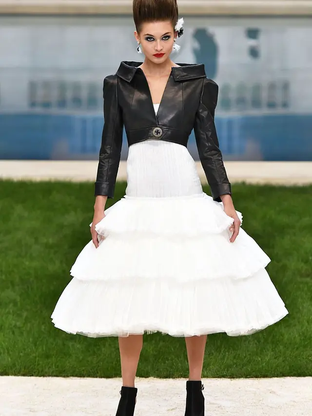 Persembahan Nyentrik Chanel untuk Pekan Mode Haute Couture 2019