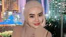 Janis Kareem Aneira berperan sebagai Isyana Solehati dalam sinetron Para Pencari Tuhan Jilid 16. Terjun ke dunia hiburan tahun 2020, sinetron Para Pencari Tuhan Jilid 16 merupakan sinetron kedua yang dibintangi oleh artis berusia 20 tahun ini setelah Preman Pensiun. Seorang pendatang baru, Janis Aneira berhasil pikat hati penonton lewat aktingnya. Bintangi sinetron Ramadhan, Janis tampil dalam balutan hijab. (Liputan6.com/IG/@janisaneira)